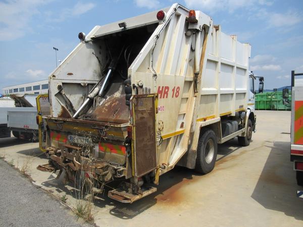 32#3561 Autocompattatore Mercedes Benz in vendita - foto 7