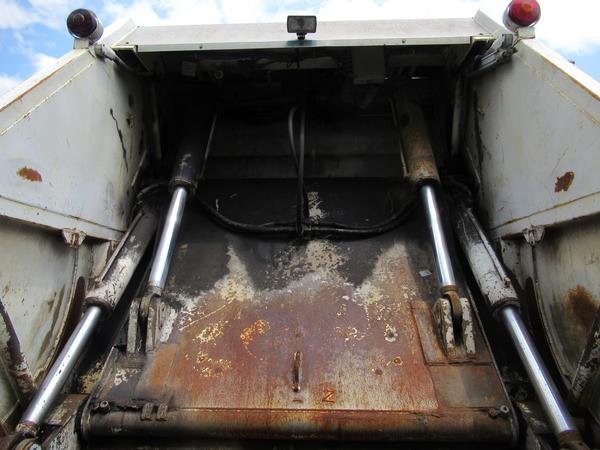 32#3561 Autocompattatore Mercedes Benz in vendita - foto 9