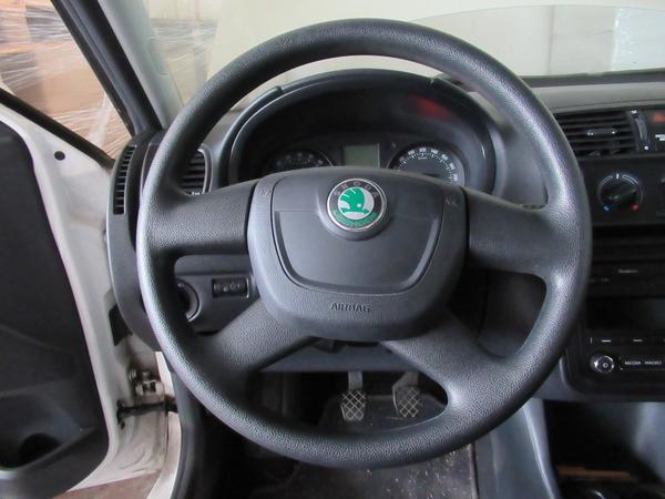 17#3562 Autocarro Skoda Fabia in vendita - foto 16