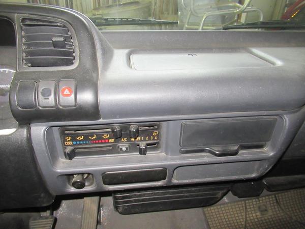 56#3562 Autocarro Isuzu NKR 35 Y07 in vendita - foto 16
