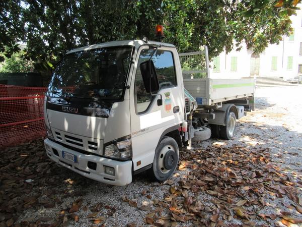 57#3562 Autocarro Isuzu NPR 35 Y07 in vendita - foto 1