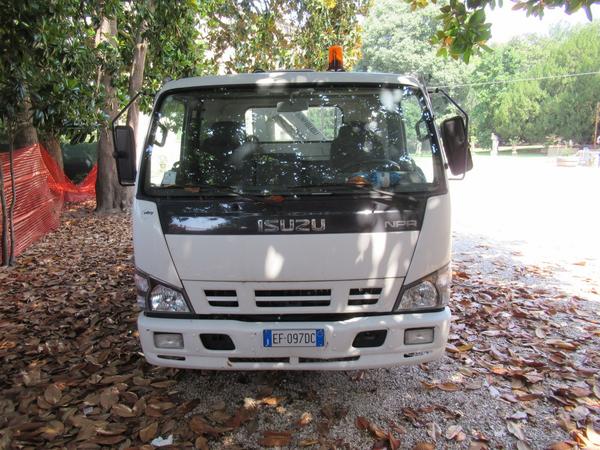 57#3562 Autocarro Isuzu NPR 35 Y07 in vendita - foto 2