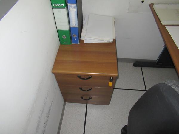 1002#3563 Arredi ufficio e attrezzature elettroniche in vendita - foto 9