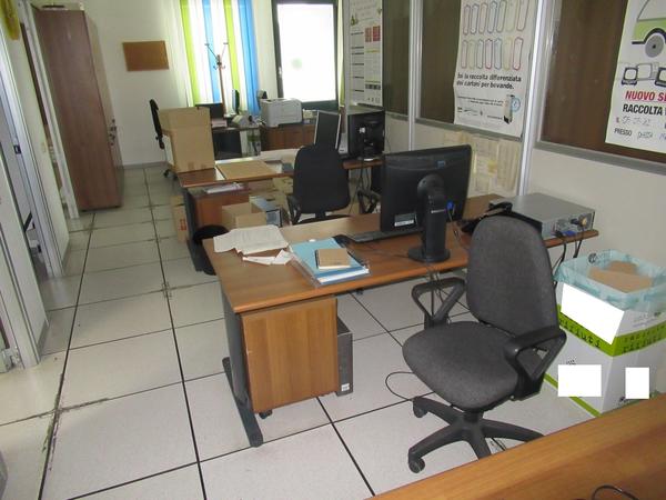 1002#3563 Arredi ufficio e attrezzature elettroniche in vendita - foto 17