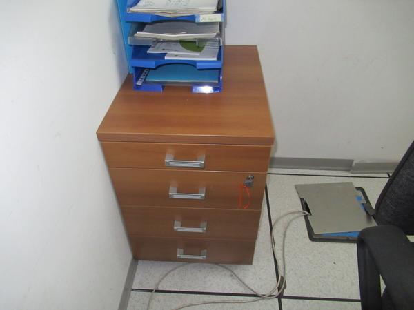 1002#3563 Arredi ufficio e attrezzature elettroniche in vendita - foto 26