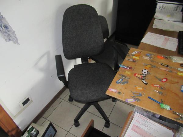 1006#3563 Arredi ufficio e attrezzature elettroniche in vendita - foto 6