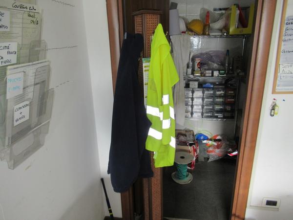 1006#3563 Arredi ufficio e attrezzature elettroniche in vendita - foto 16