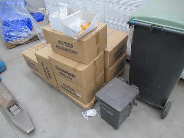 1008#3563 Transpallet a batteria e indumenti da lavoro in vendita - foto 22
