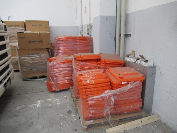 1008#3563 Transpallet a batteria e indumenti da lavoro in vendita - foto 29