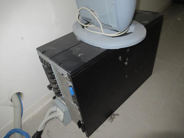 1010#3563 Arredi ufficio e attrezzature elettroniche in vendita - foto 12