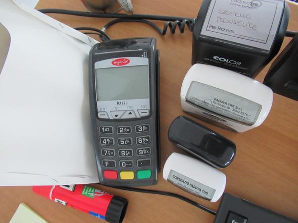 1010#3563 Arredi ufficio e attrezzature elettroniche in vendita - foto 23