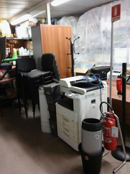 1011#3563 Arredi ufficio e attrezzature elettroniche in vendita - foto 4