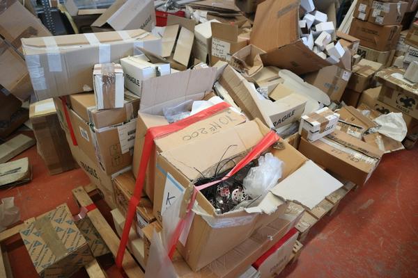 1#3567 Pressa elettrica Sicom e magazzino prodotti per l'illuminazione in vendita - foto 20