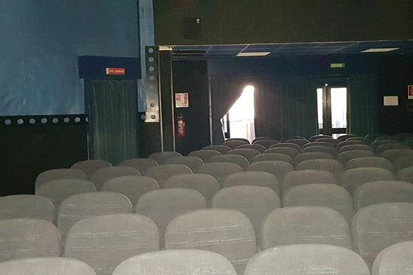 2#3569 Attrezzatura per sala cinematografica e ufficio in vendita - foto 13