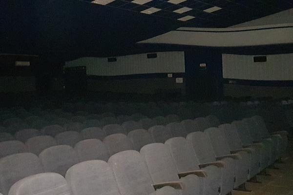 2#3569 Attrezzatura per sala cinematografica e ufficio in vendita - foto 23