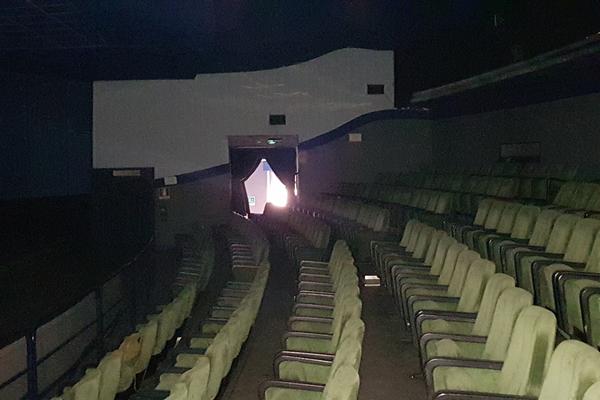 2#3569 Attrezzatura per sala cinematografica e ufficio in vendita - foto 29