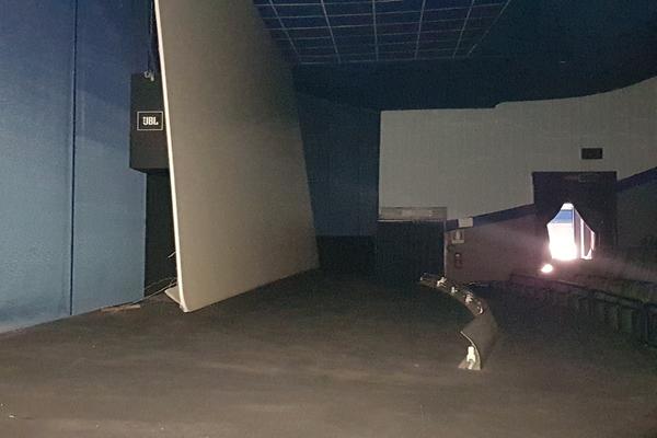 2#3569 Attrezzatura per sala cinematografica e ufficio in vendita - foto 33