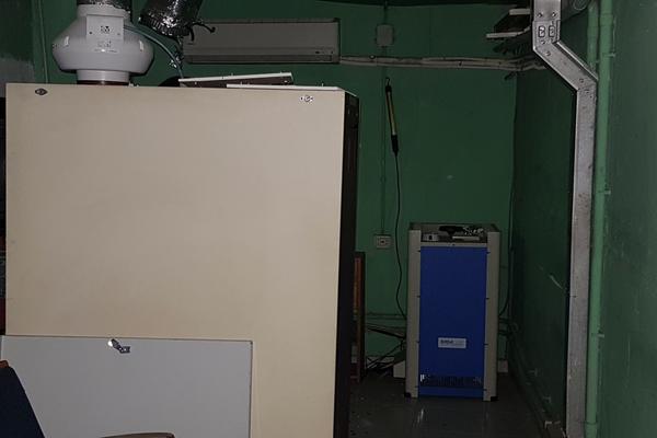 2#3569 Attrezzatura per sala cinematografica e ufficio in vendita - foto 41