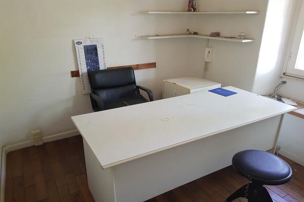 2#3569 Attrezzatura per sala cinematografica e ufficio in vendita - foto 49