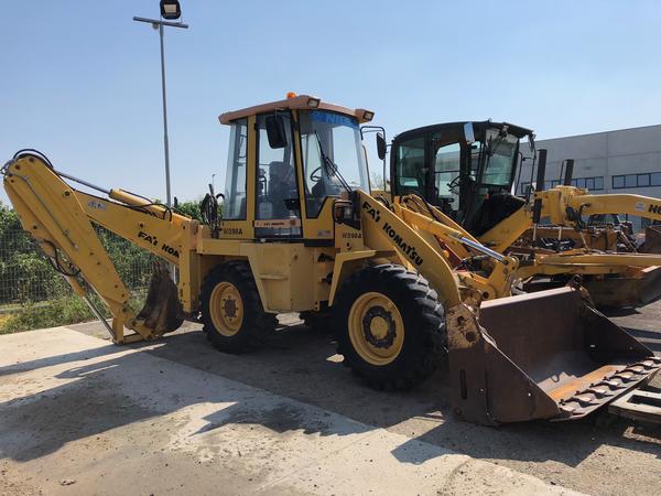 5#3576 Terna Komatsu WB 98 in vendita - foto 1