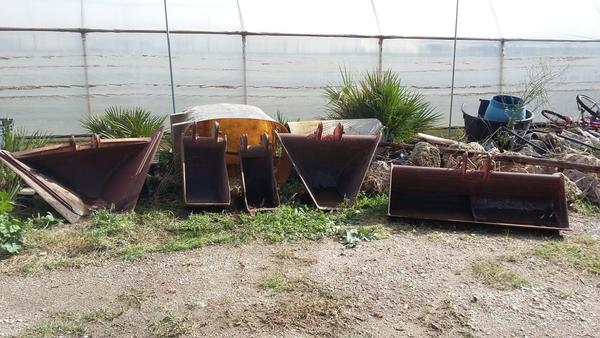1#3577 Macchina operatrice semovente Fai 894 e benne per escavatore in vendita - foto 5