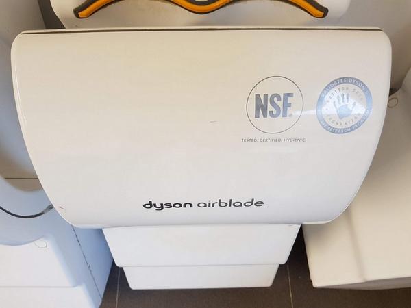 151#3585 Asciugamani elettrici Dyson Airblade in vendita - foto 2