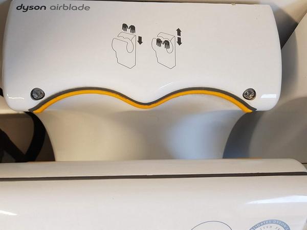 151#3585 Asciugamani elettrici Dyson Airblade in vendita - foto 3