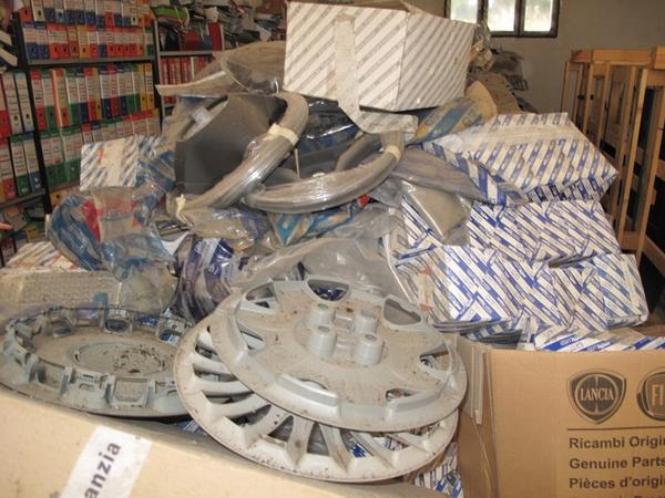 1#3587 Ricambi auto Fiat e Lancia e arredi ufficio in vendita - foto 28