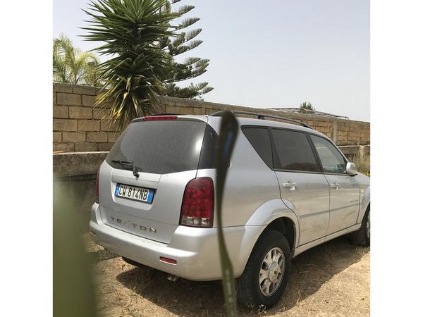 2#3588 Autovettura Ssangyong Rexton in vendita - foto 2