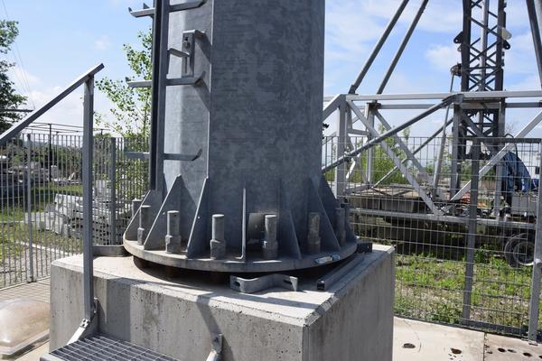 12#3589 Basamento con palo per telecomunicazioni in vendita - foto 7