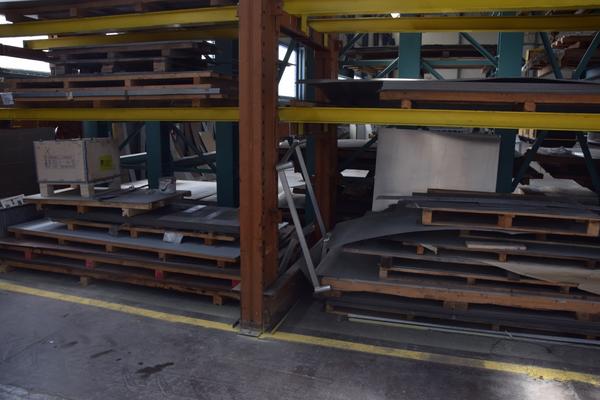 33#3589 Scaffale con lamiere in vendita - foto 2