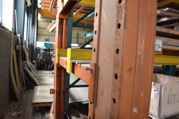 33#3589 Scaffale con lamiere in vendita - foto 4