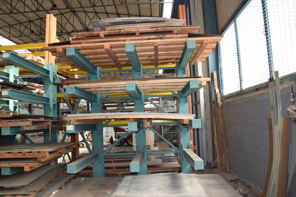 34#3589 Scaffalatura cantilever con lamiere in vendita - foto 4
