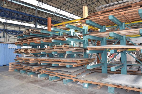 34#3589 Scaffalatura cantilever con lamiere in vendita - foto 5