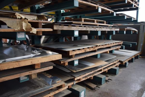 34#3589 Scaffalatura cantilever con lamiere in vendita - foto 9