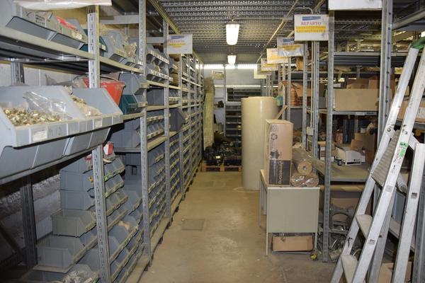 39#3589 Magazzino di materiale elettrico e viteria in vendita - foto 7