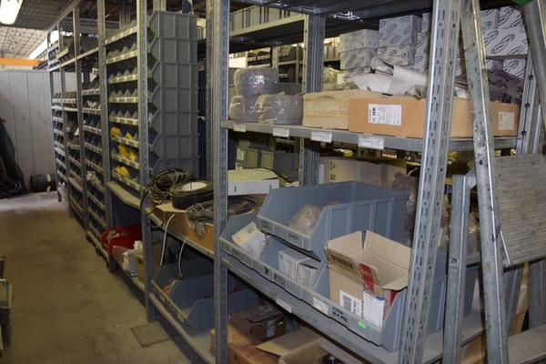 39#3589 Magazzino di materiale elettrico e viteria in vendita - foto 10