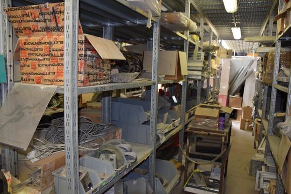 39#3589 Magazzino di materiale elettrico e viteria in vendita - foto 13