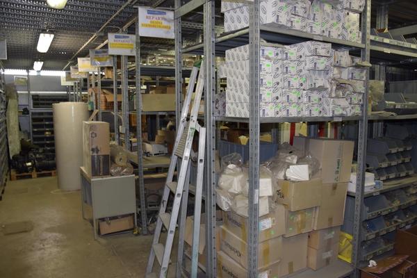 39#3589 Magazzino di materiale elettrico e viteria in vendita - foto 40