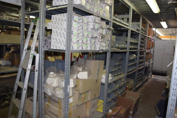 39#3589 Magazzino di materiale elettrico e viteria in vendita - foto 41