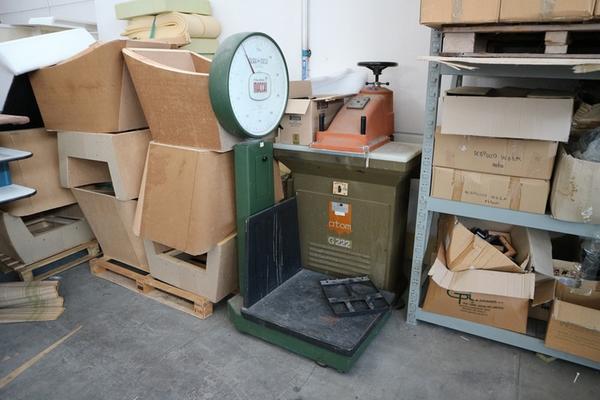 34#3594 Banchi da lavoro Marim e macchine da cucire Durkopp in vendita - foto 2