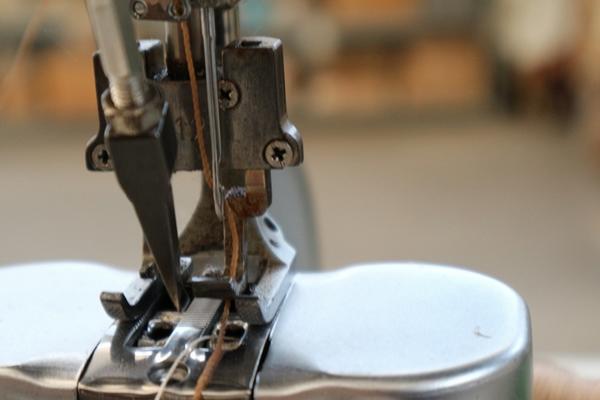 34#3594 Banchi da lavoro Marim e macchine da cucire Durkopp in vendita - foto 22