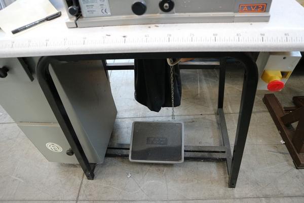 34#3594 Banchi da lavoro Marim e macchine da cucire Durkopp in vendita - foto 25