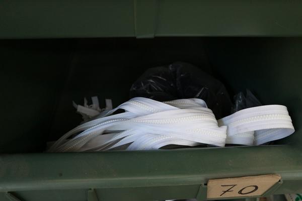 62#3594 Rocchetti di filo e materiale da cucito in vendita - foto 8