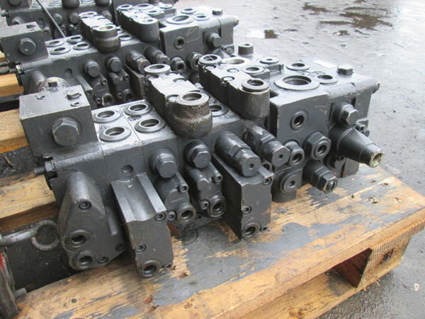 13#3595 Distributori per escavatore Komatsu in vendita - foto 6