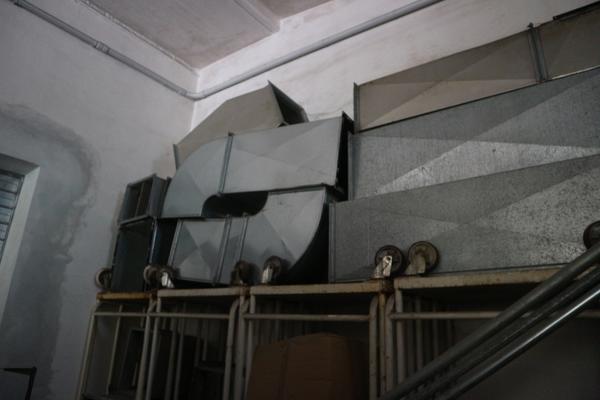 2#3632 Macchina da cucire Simac e tavoli da stiro Veit in vendita - foto 43