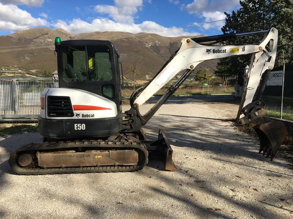 7#3637 Mini escavatore Bobcat E50 in vendita - foto 2
