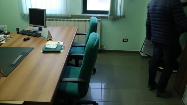 24#3655 Arredi e macchine da ufficio in vendita - foto 16
