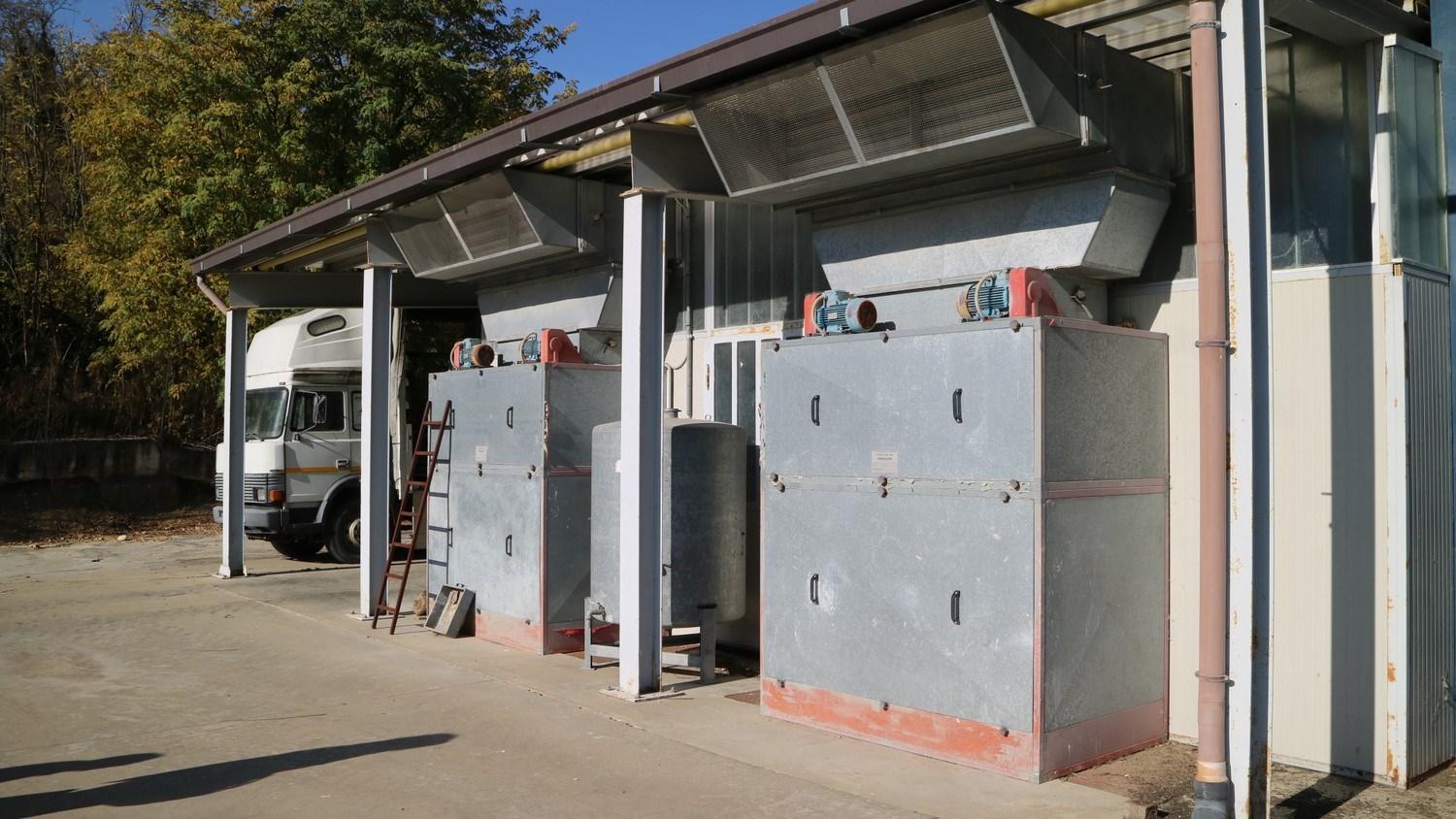 Lot Saico spray booths