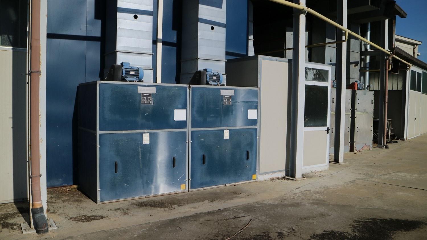 Lot Saico spray booths